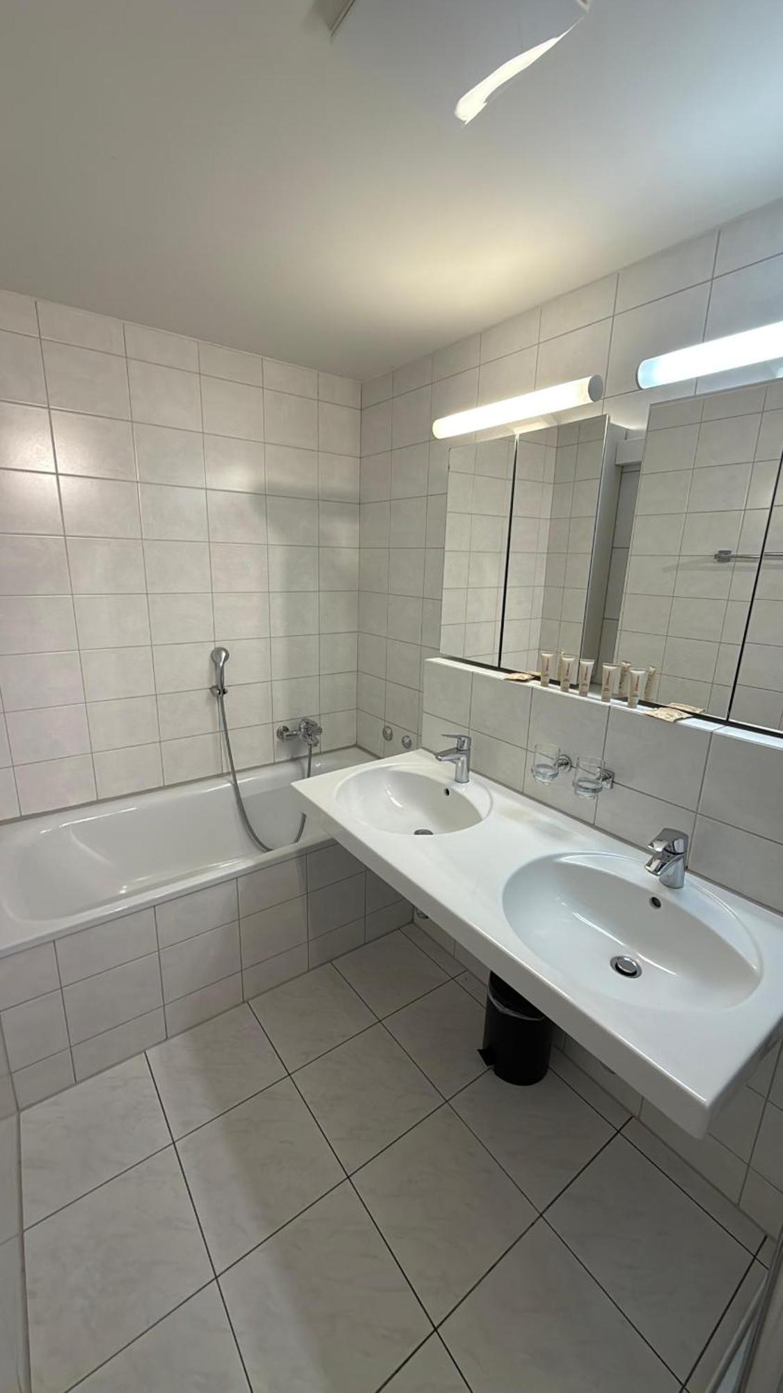 Hitrental Stauffacher Apartments Zürich Eksteriør billede